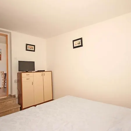 In Stoja Mit Terrasse Und Grill Apartment Pula